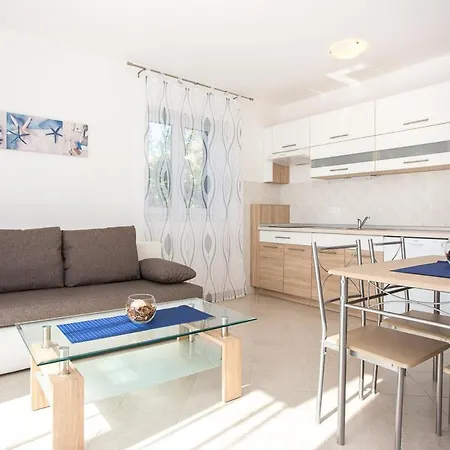 Sandra Apartment *